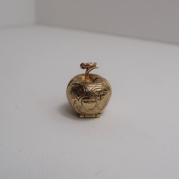 9ct Adam & Eve Opening Apple Charm