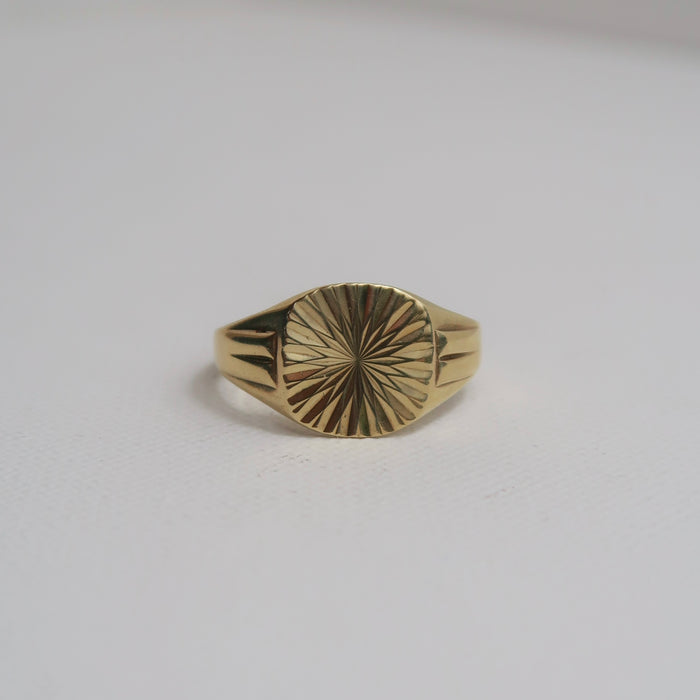 9ct Engraved Sun Signet Ring