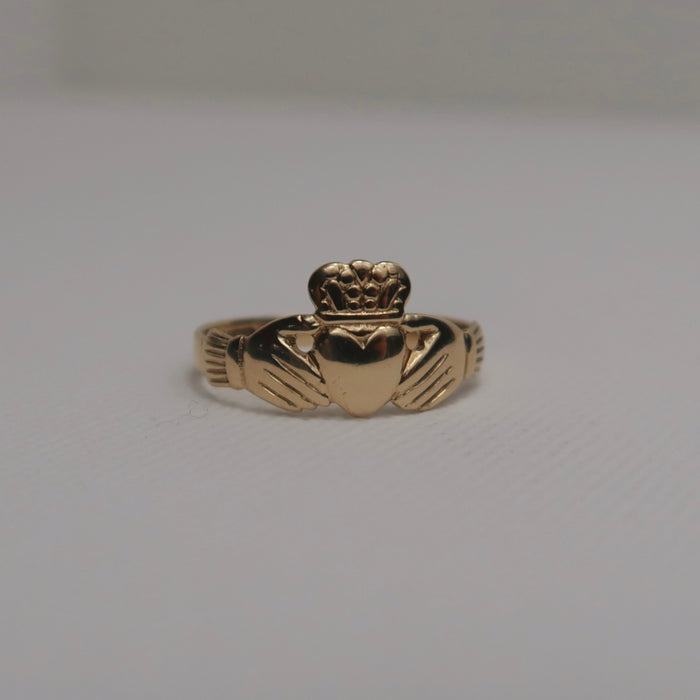 9ct Claddagh Ring