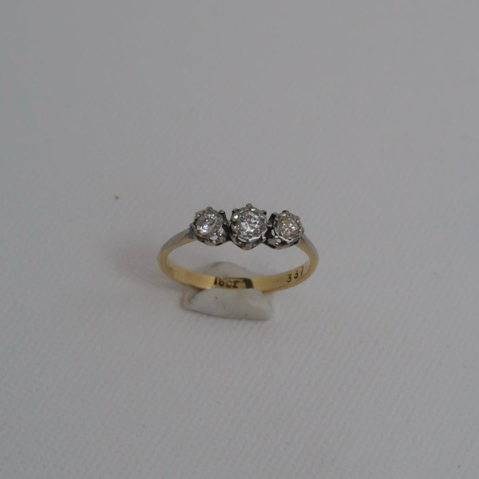 18ct 3 Stone Diamond Ring