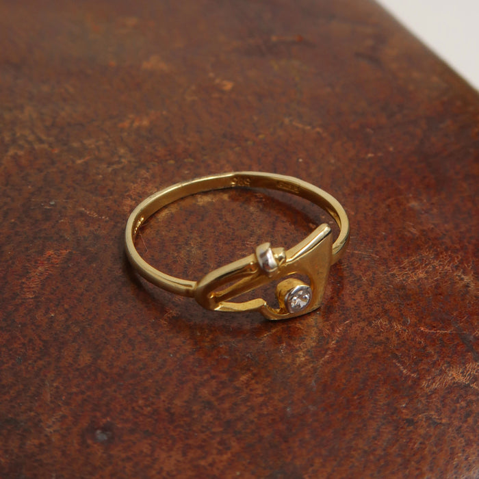14ct Contemporary Diamond Ring