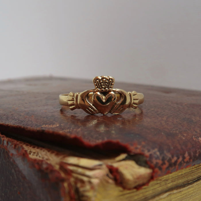Claddagh Ring (1992)