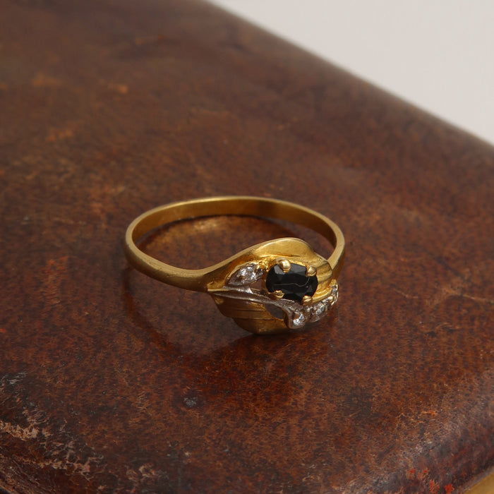 18ct Sapphire & Diamond Ring