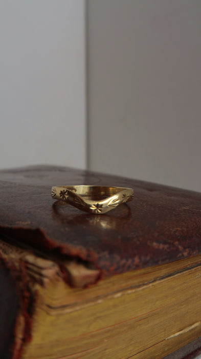 Engraved V-Shaped Band