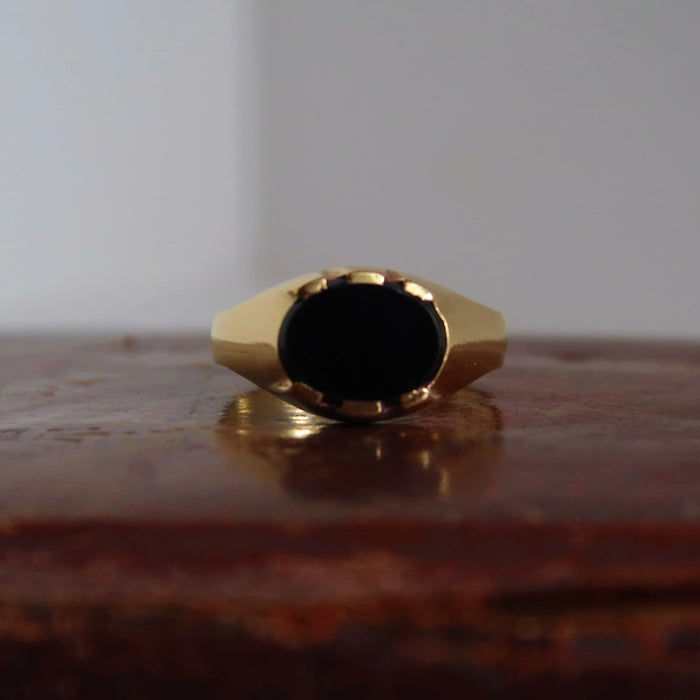 East West Onyx Signet (1978)