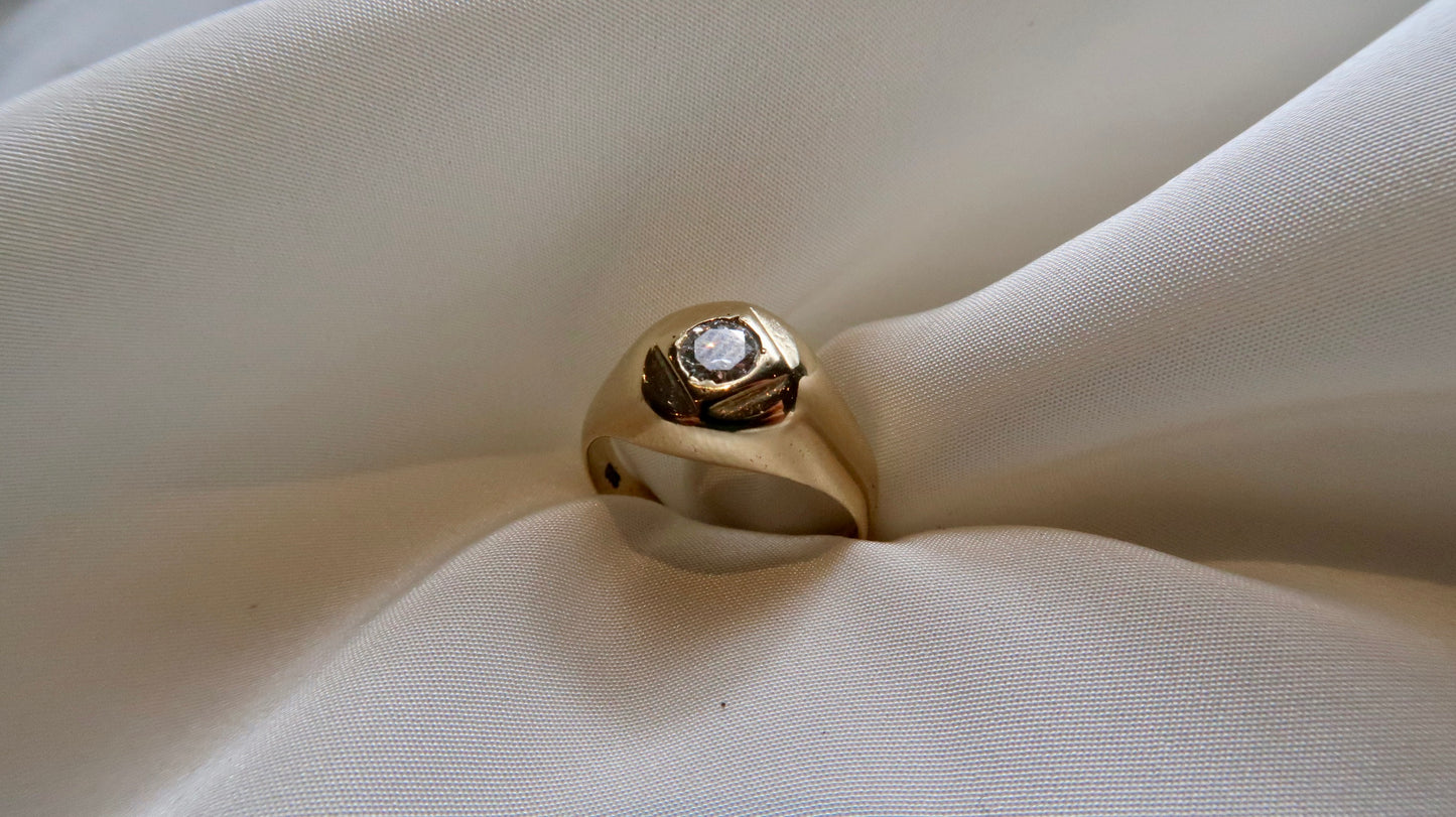 Vintage 9ct Diamond Ring