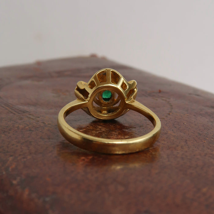 18ct Emerald Ring