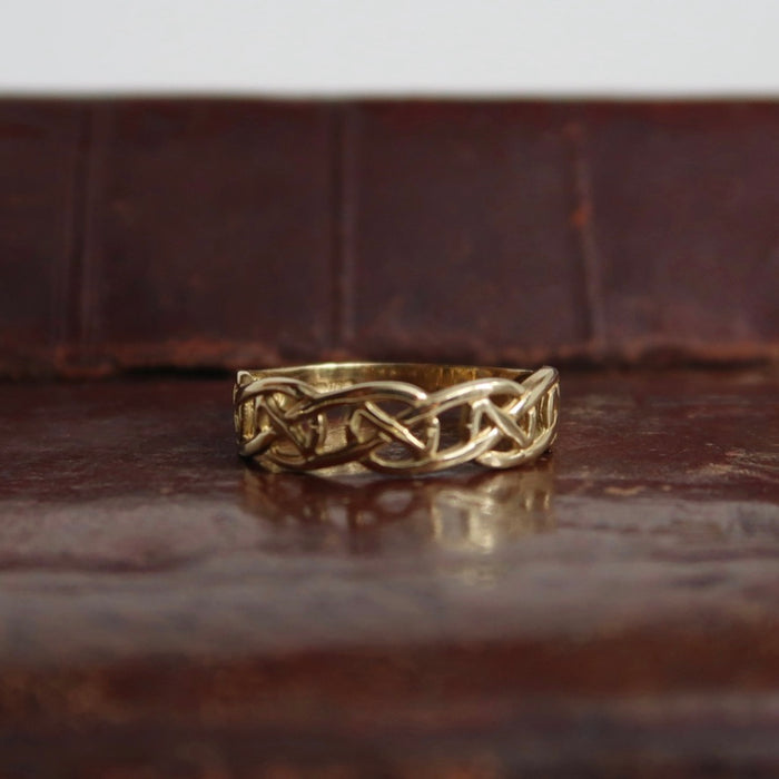 9ct Criss Cross Band