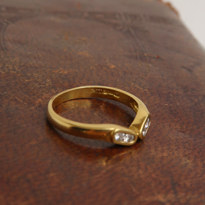 18ct Diamond V Band