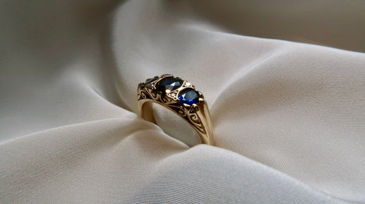 Vintage 9ct Sapphire and Diamond