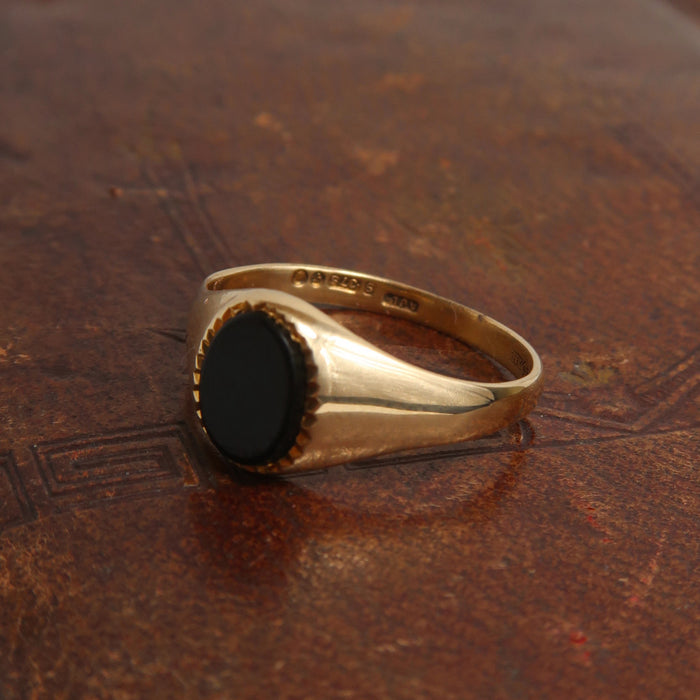 Dainty Onyx Signet (1971)