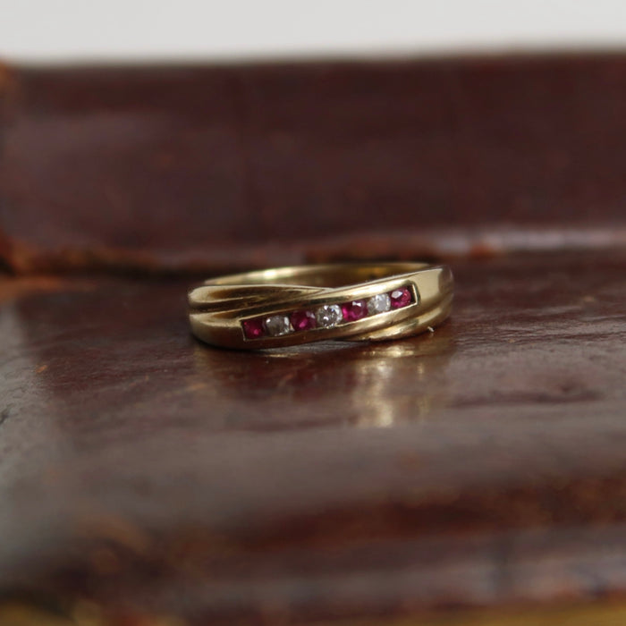 Diamond and Ruby Twist Band