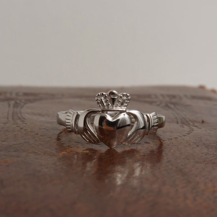 14ct White Gold Claddagh