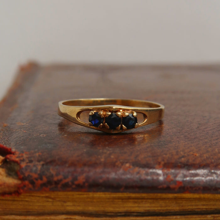 Dainty 3 Stone Sapphire Ring (1984)