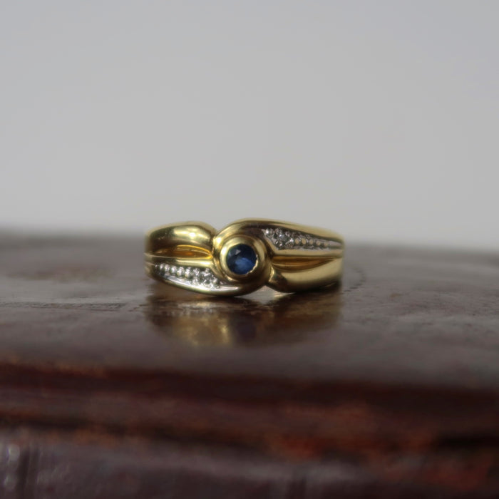 Vintage 9ct Gold Bezel Sapphire Dress Ring (1996)