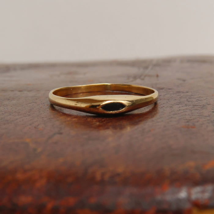 14ct Dainty Sapphire Ring