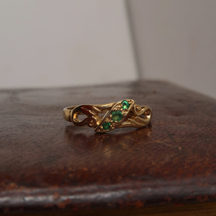 Dainty Emerald Ring