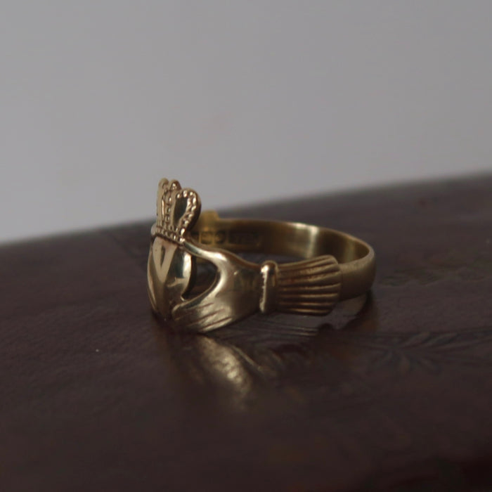 Claddagh Ring (2002)