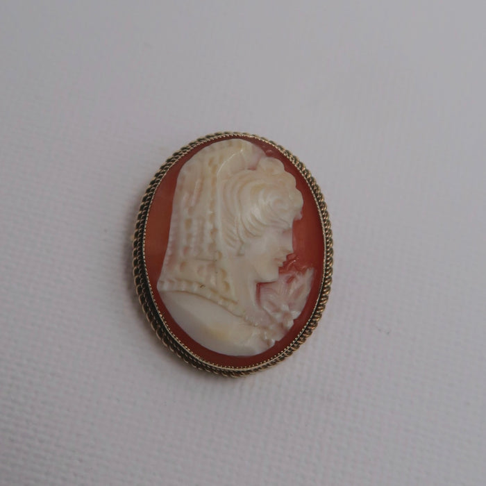 Brooches & Pins