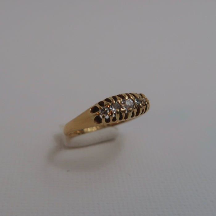 18ct Diamond Ring