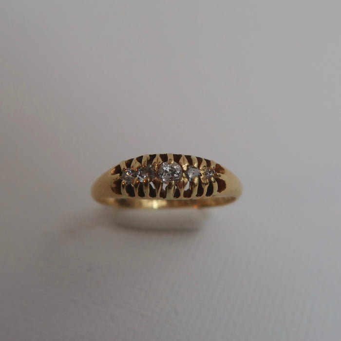 18ct Diamond Ring
