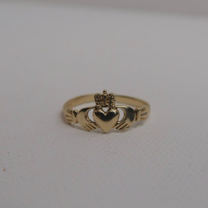 Dainty Claddagh Ring